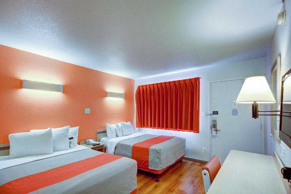 Deluxe Double Room - Smoking interior